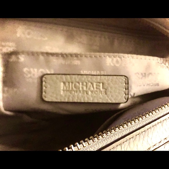 Gray and silver - Picture 2 of 5